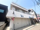 ホワイトハイツ春日の外観