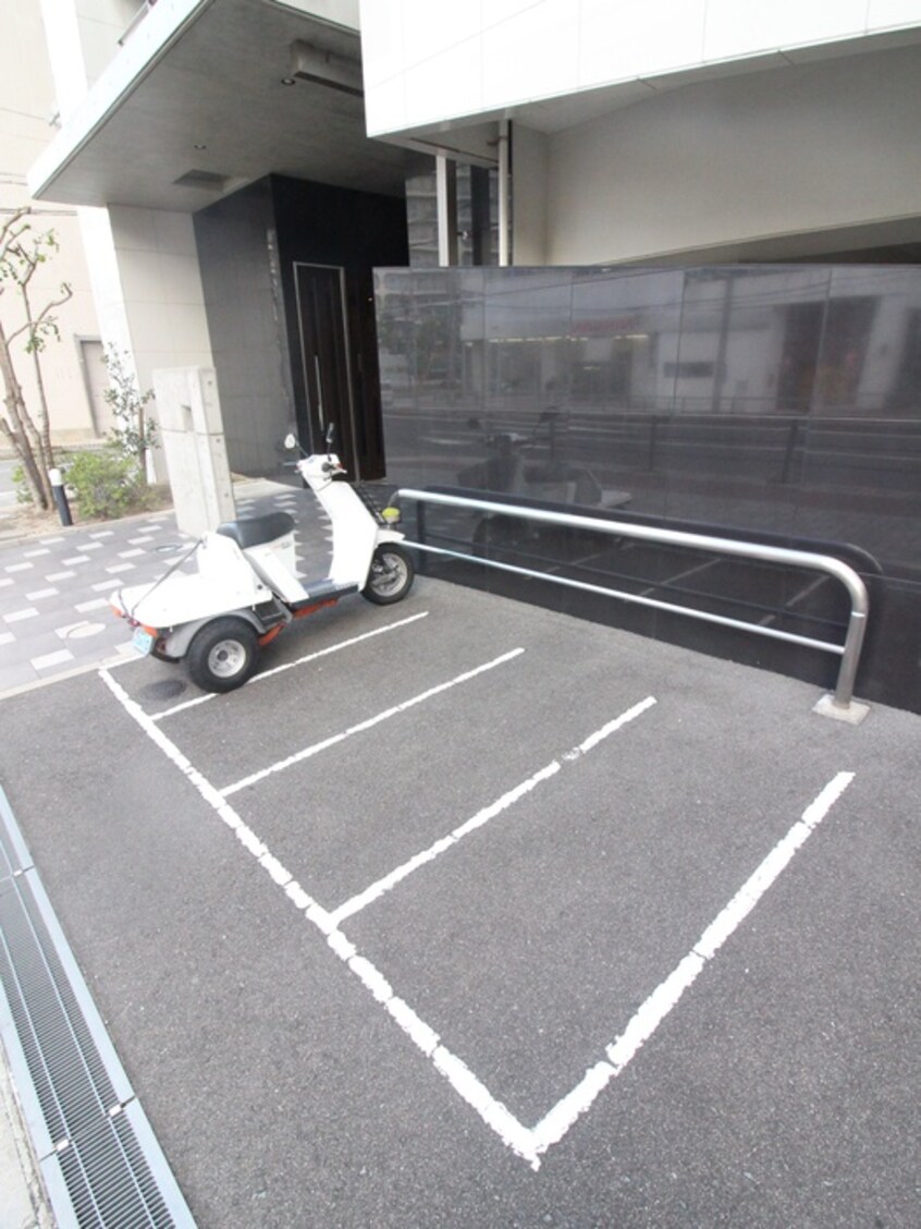 バイク置き場 コスモ梅田ＷＥＳＴ(901)