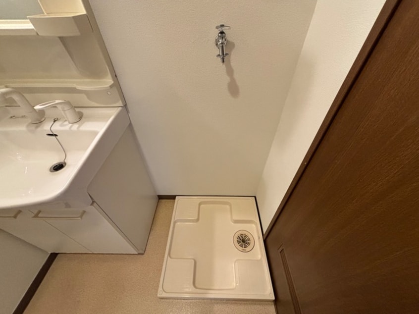 洗濯機置場 エリーフラッツ上桂