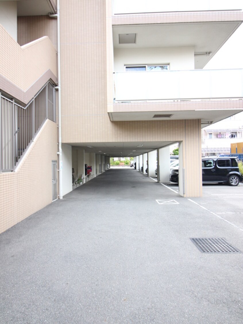 駐車場 パレス モン レ－ヴ