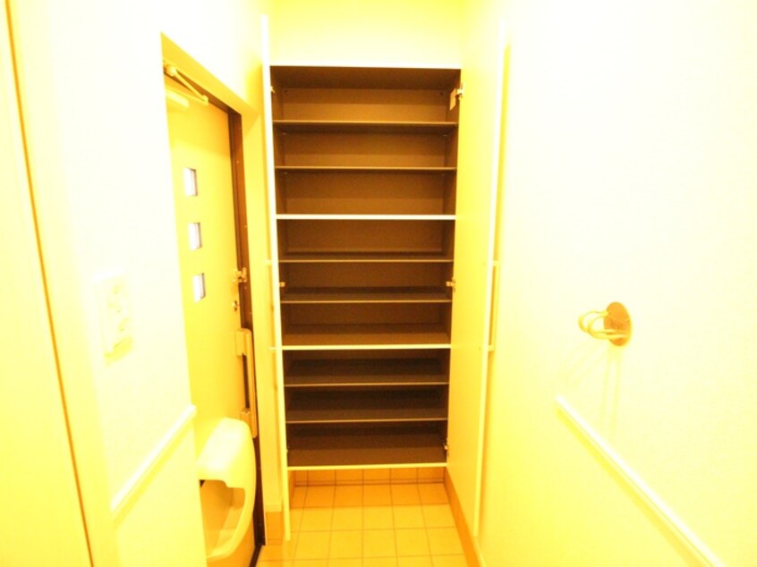 靴箱 レジオンス阪杉