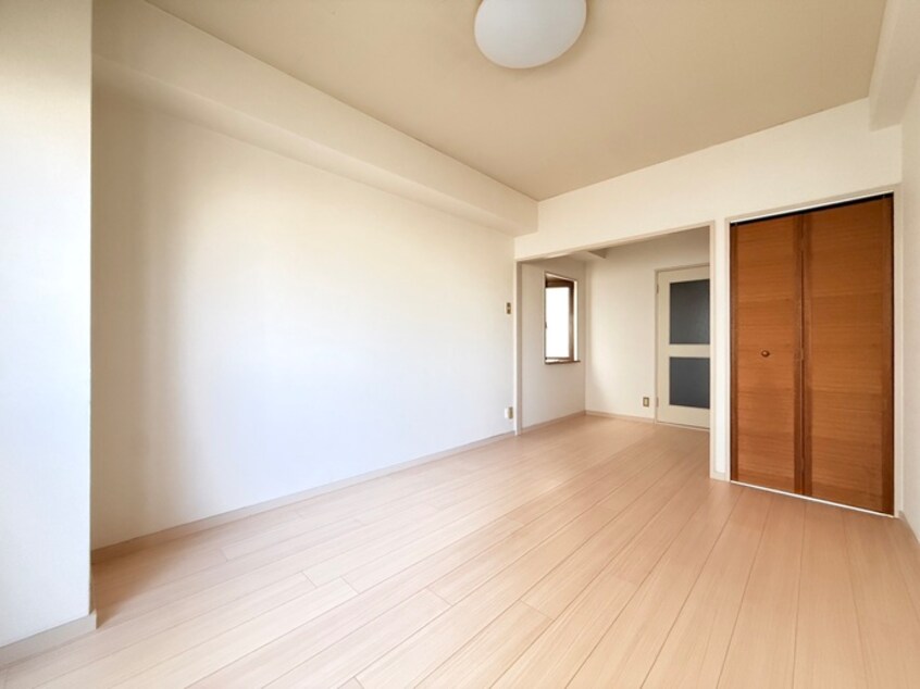 居室 三国ＤＥＮＯビル