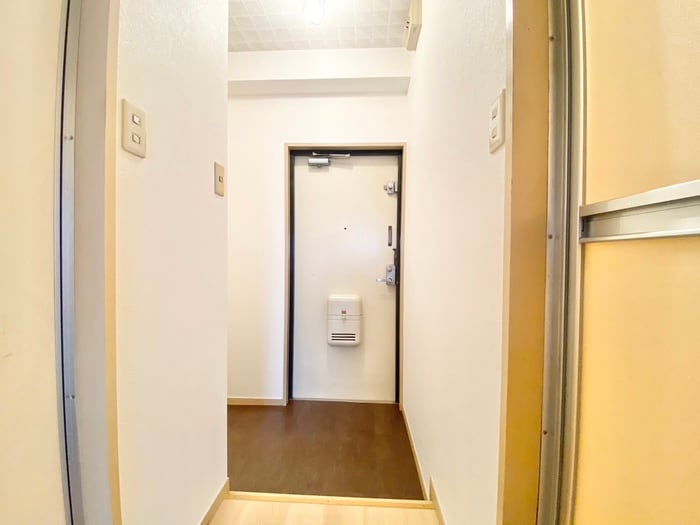 玄関 三国ＤＥＮＯビル