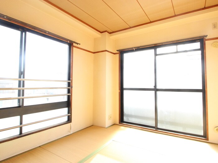 居室 エムズ岸里