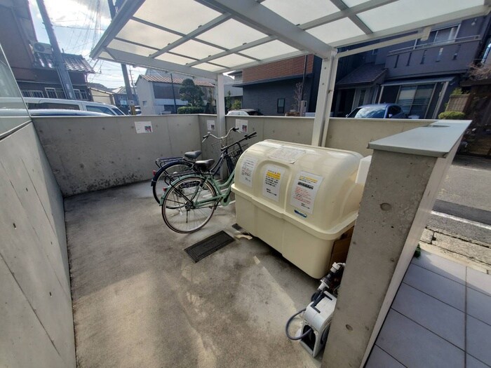 駐輪場 エクセレント鳥羽