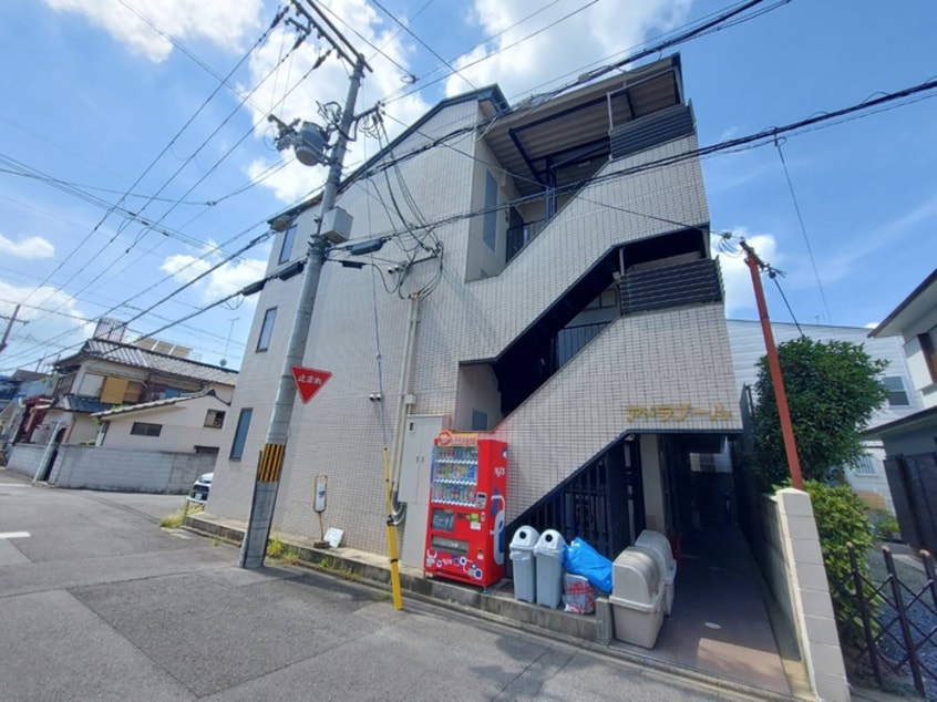 エントランス部分 アドラブ－ル