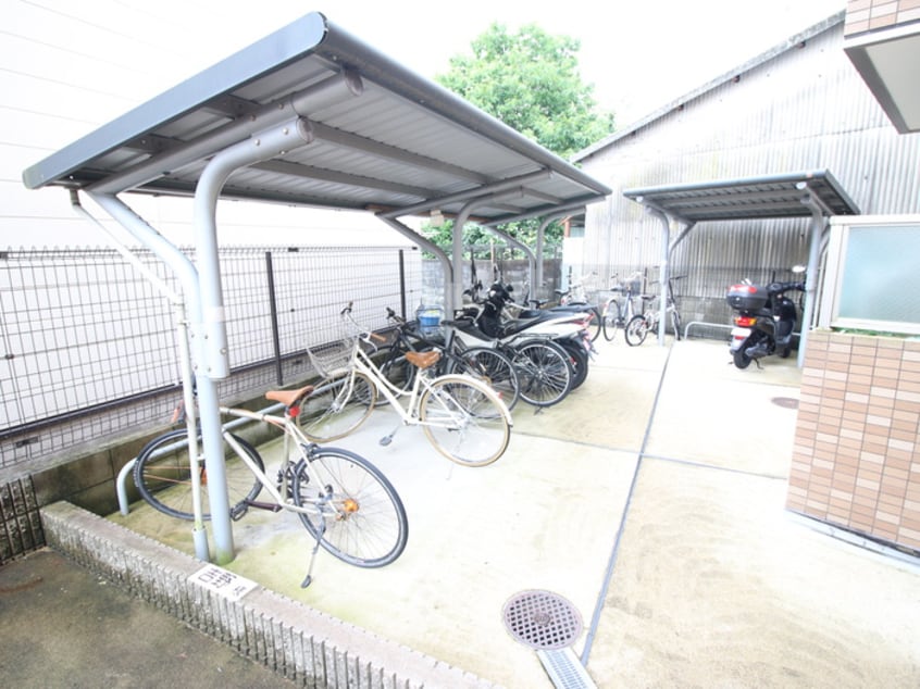 駐輪場 ウィズナスコート宝ヶ池