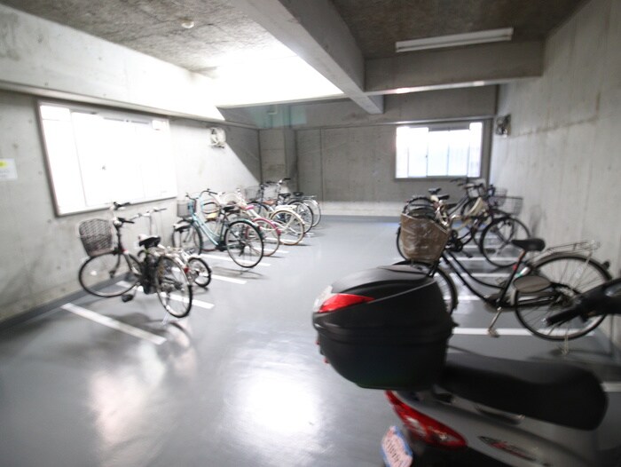 駐輪場 アソテア神戸