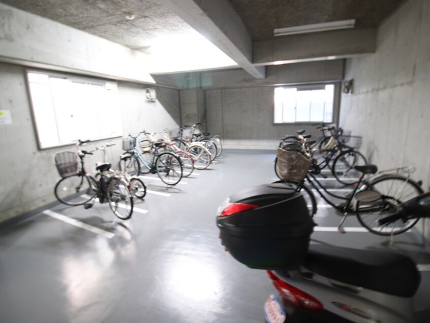 駐輪場 アソテア神戸