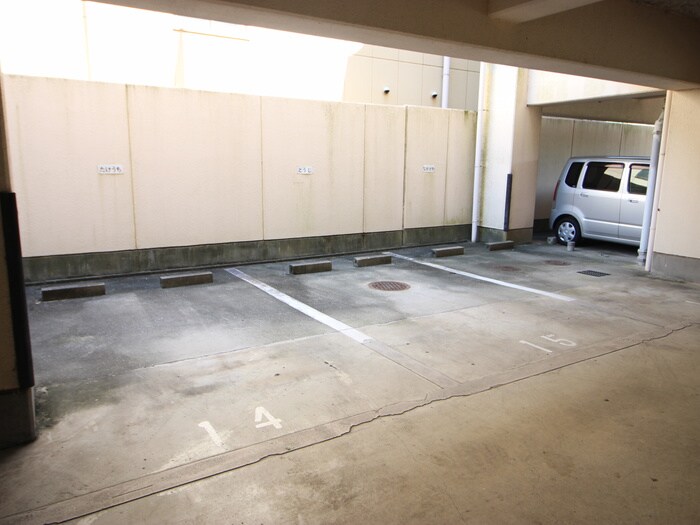 駐車場 ニュープレジデント藤澤