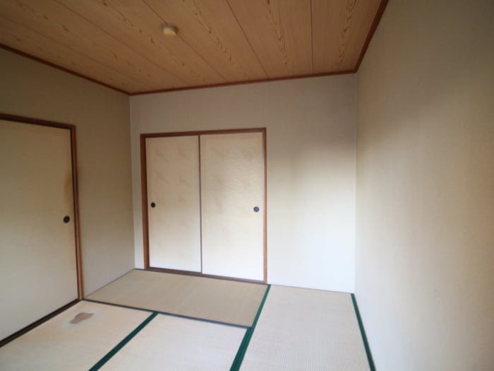 居室 信雄マンション