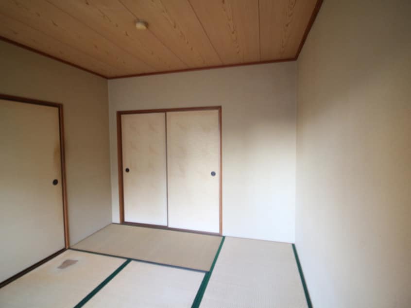 居室 信雄マンション