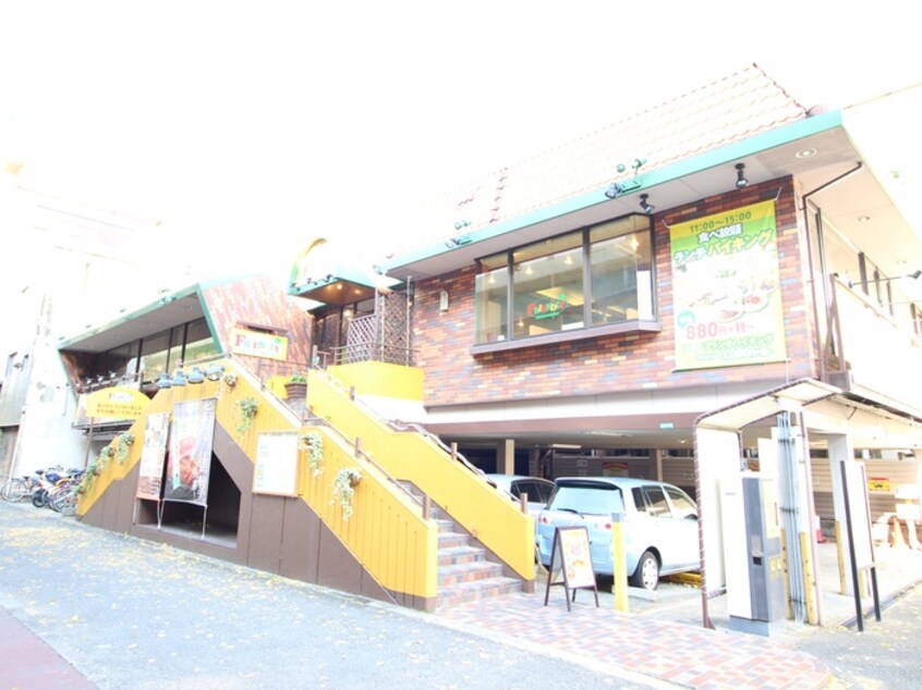 フレンドリー(その他飲食（ファミレスなど）)まで691m ウィ－ルモンテ