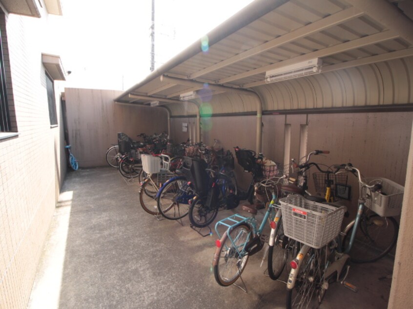 駐輪場 レクシア石切