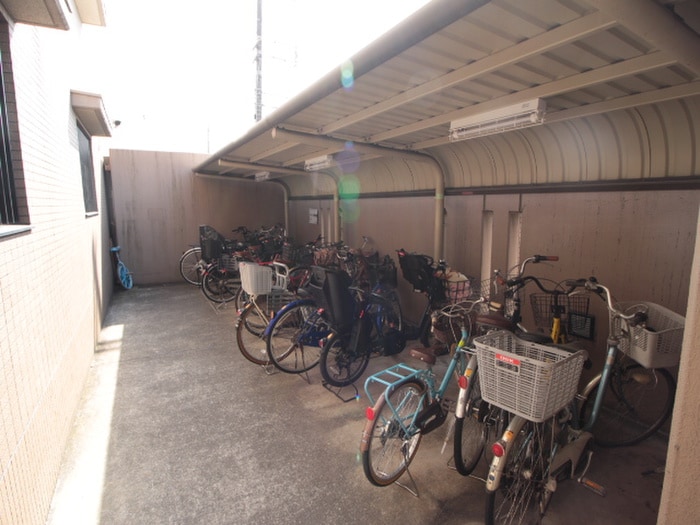 駐輪場 レクシア石切