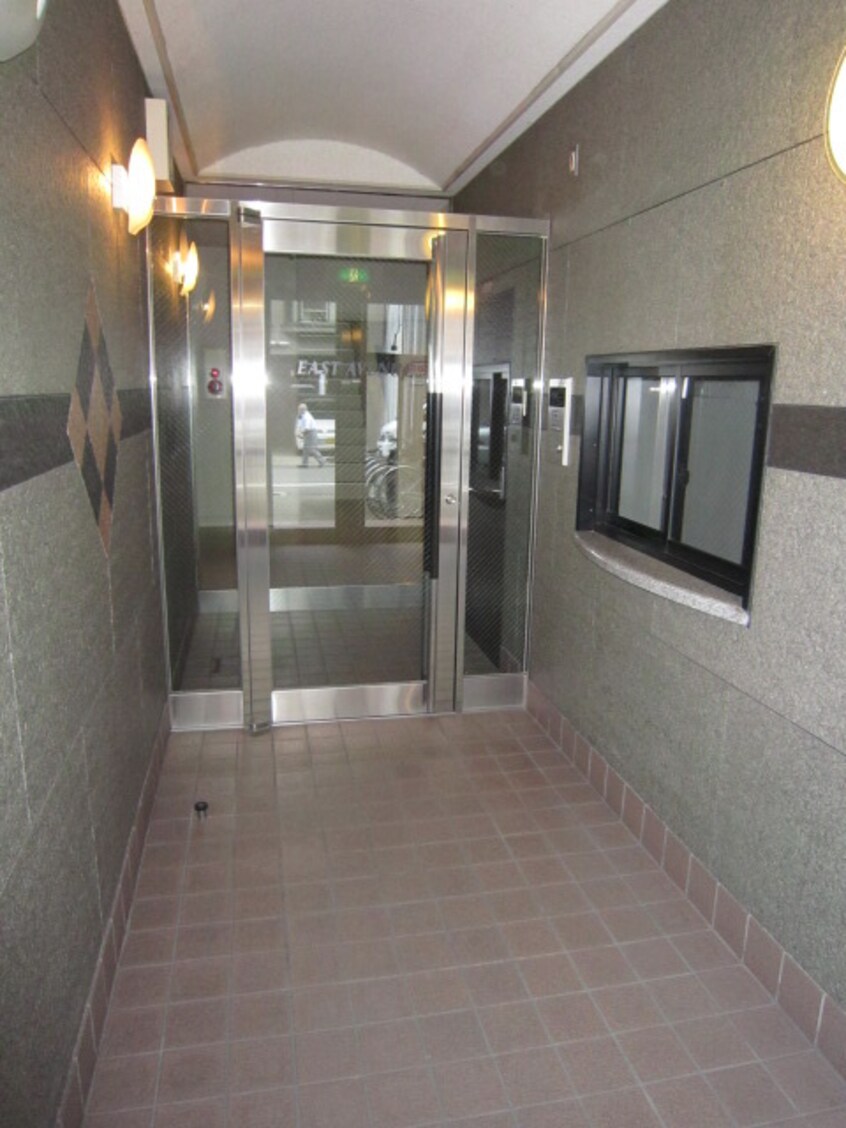 エントランス部分 イ－ストアベニュ－