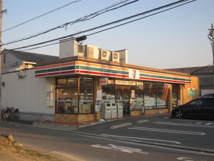 セブンイレブン(コンビニ)まで233m ドゥ・リュエルB