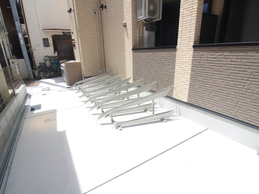 駐輪場 H-maison塚本Ⅱ