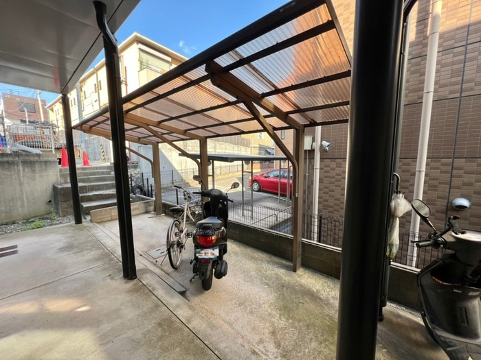 駐輪場 サムハイツ六甲