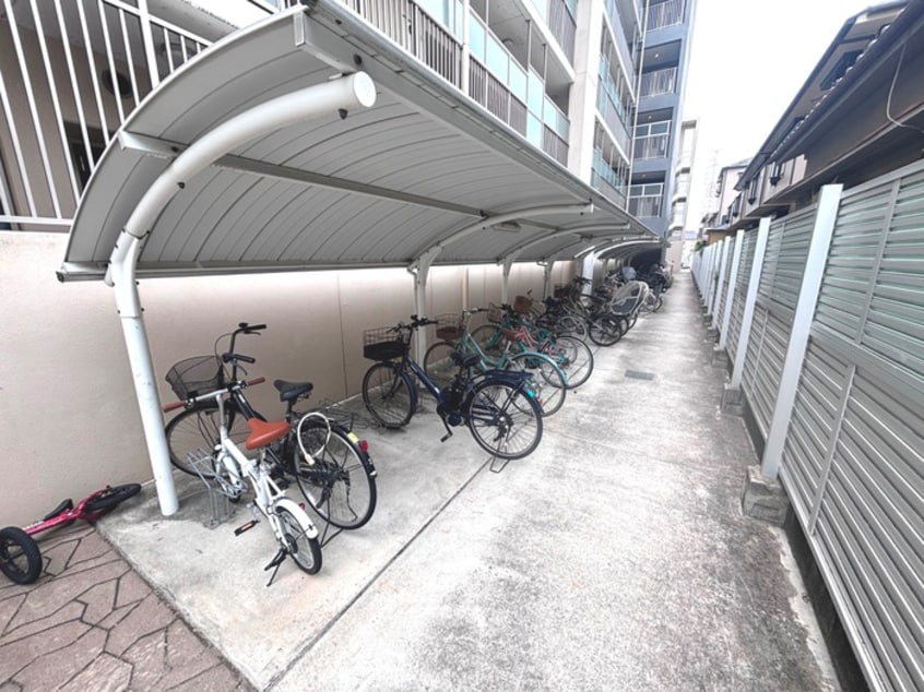 駐輪場 フロイデ川添