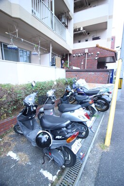 バイク置き場