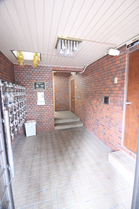 エントランス部分 シャトーミツ