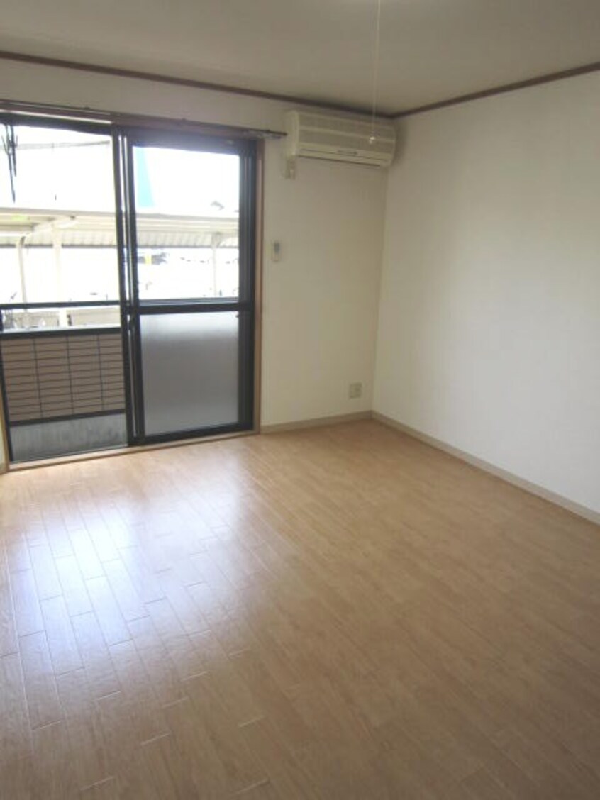 居室 フローレスハタ