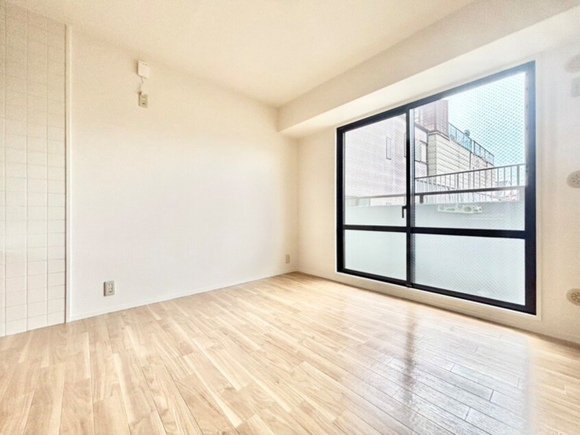 居室 ロイヤル現代