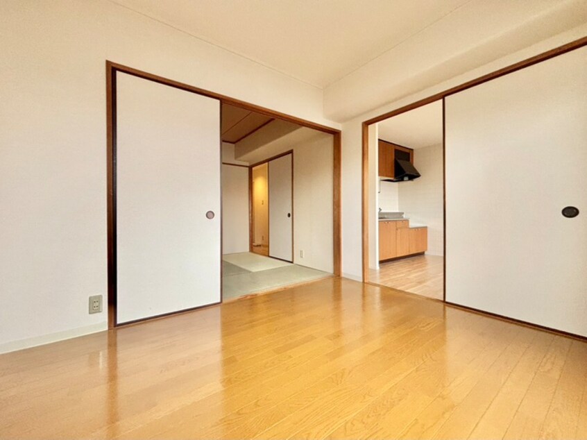 居室 ロイヤル現代