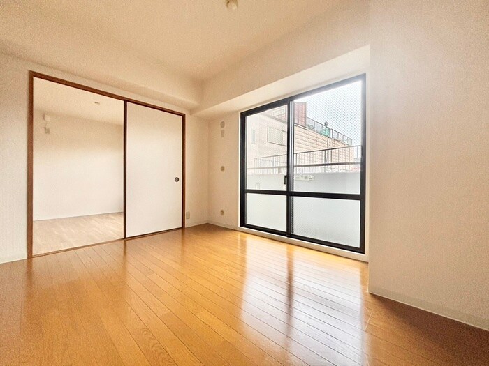 居室 ロイヤル現代