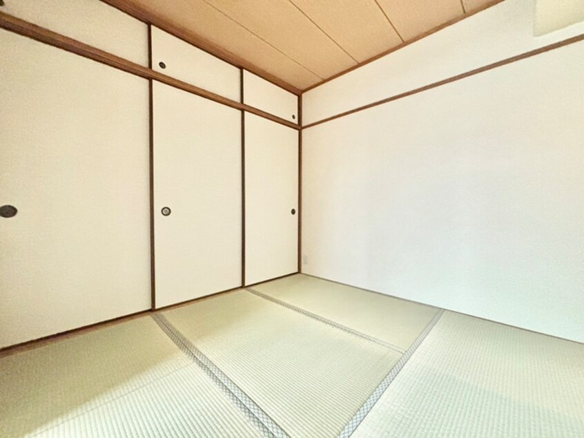 居室 ロイヤル現代