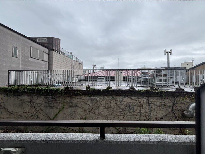 室内からの展望 ロイヤル現代