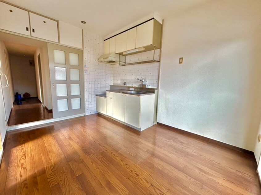 居室 ロワ－ル和泉