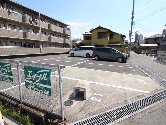 駐車場 ロワ－ル和泉