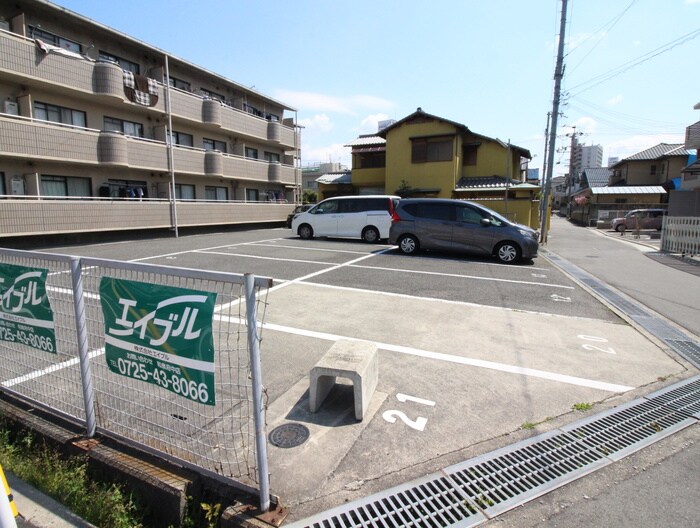 駐車場 ロワ－ル和泉