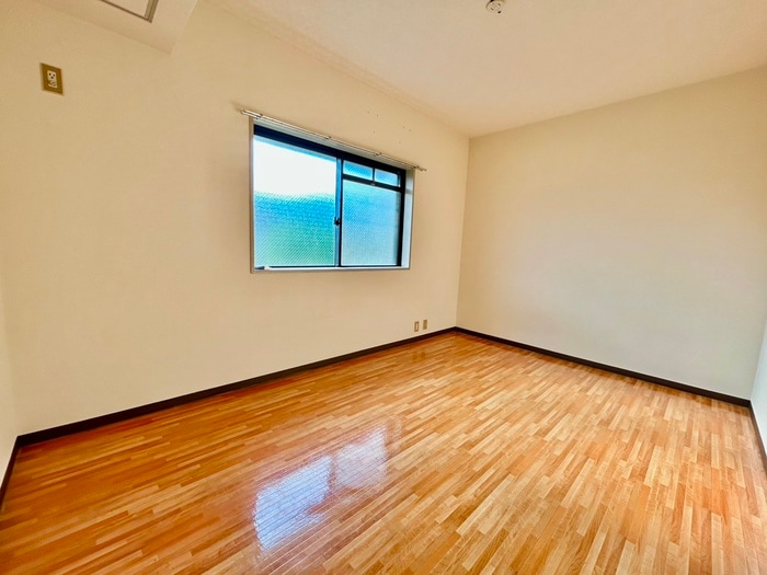 居室 ロワ－ル和泉