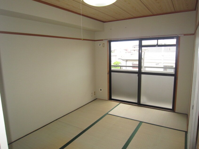 居室 ロワ－ル和泉