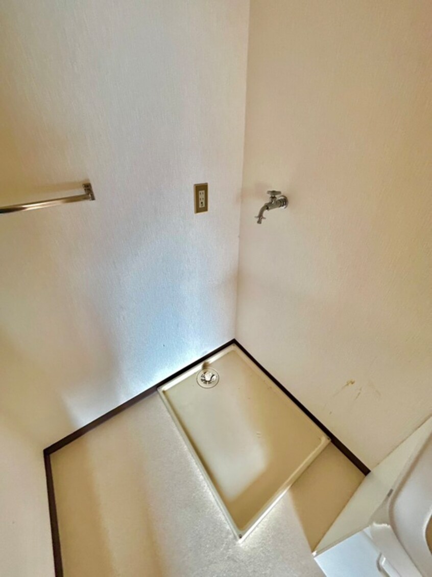 洗濯機置場 ロワ－ル和泉