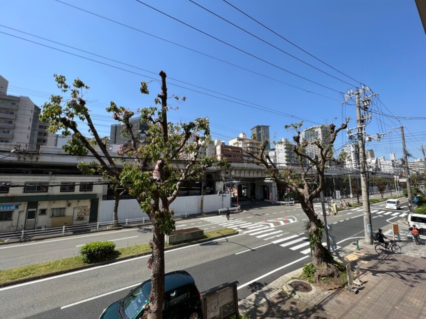 室内からの展望 ｱﾄﾞﾓﾘﾓﾄ元町通