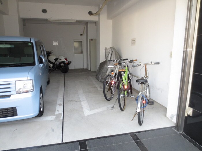駐輪場 STAIR211