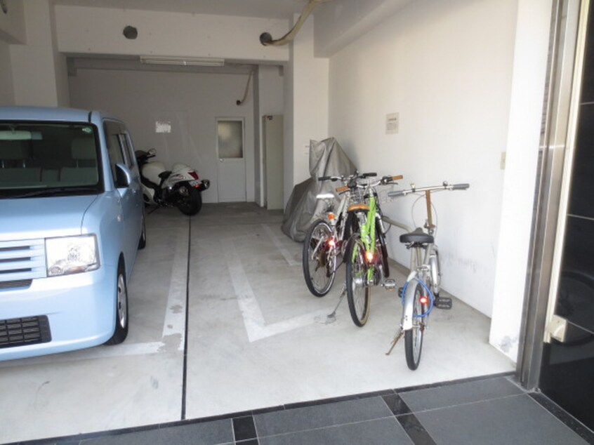駐輪場 STAIR211