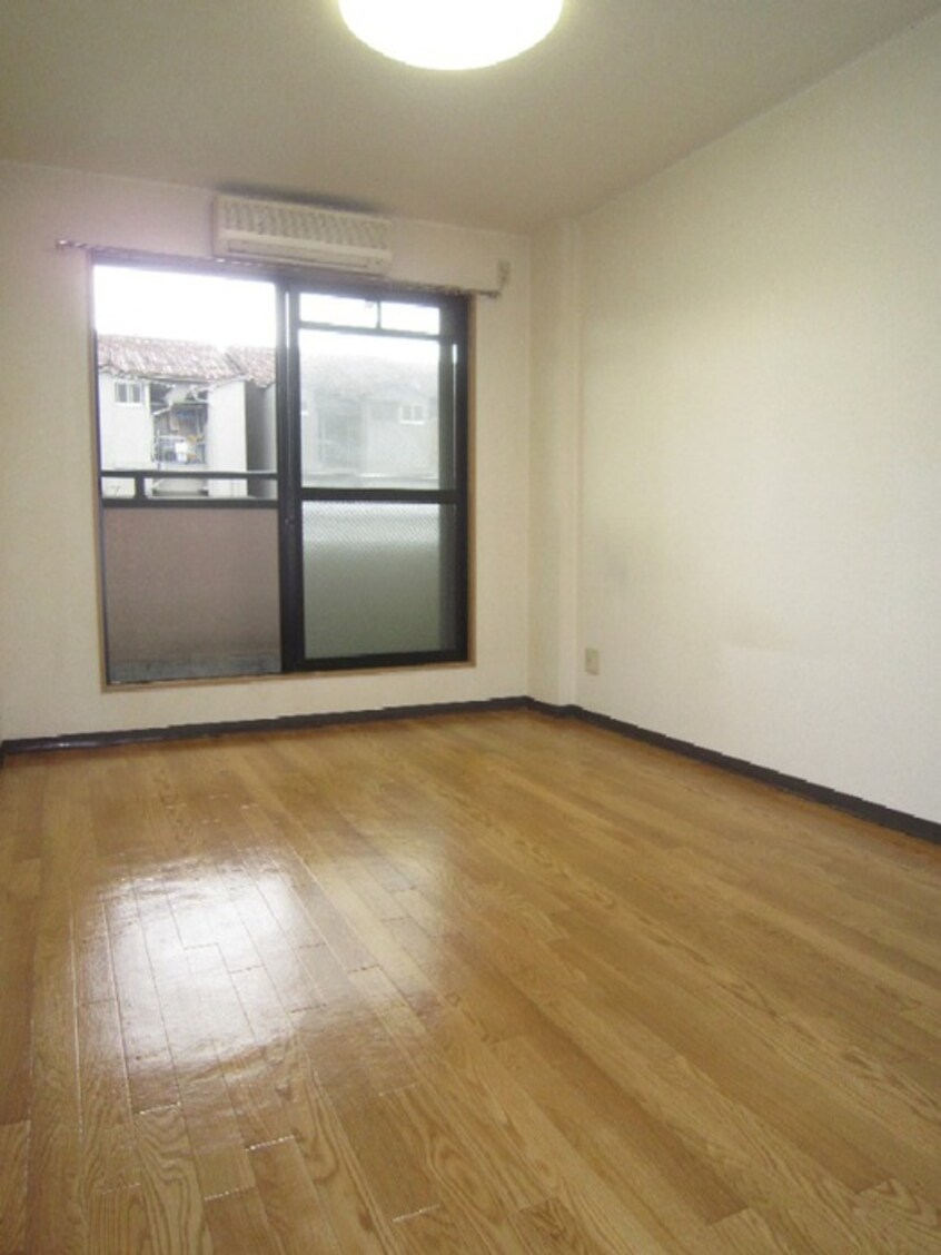 居室 ステュデｨオ灰塚