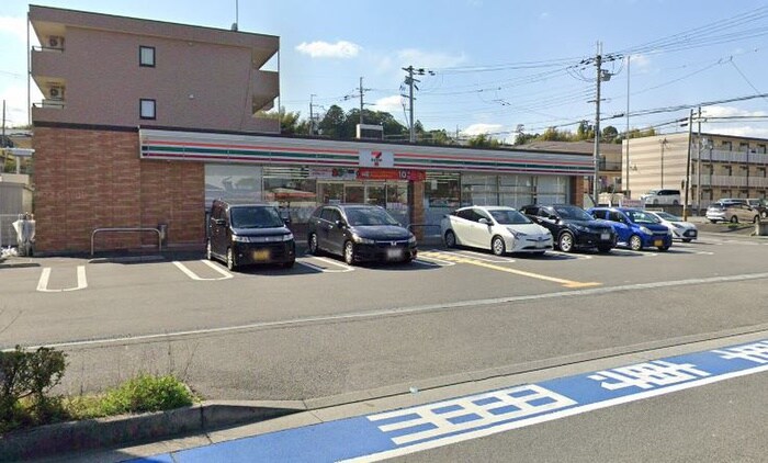 セブンイレブン(コンビニ)まで350m アヴェニールⅡ