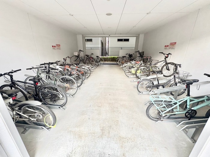 駐輪場 セレニテ京橋クレア