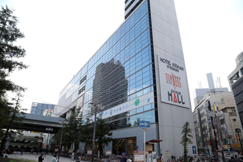 京阪モール京橋店(デパート)まで675m セレニテ京橋クレア