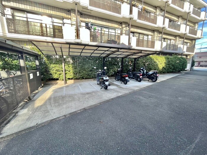 バイク置き場 スペイシャス桂