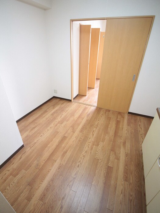 内観写真 ボナ－ル河