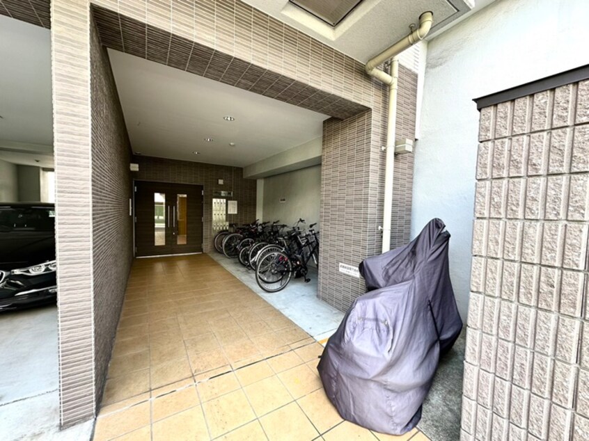 エントランス部分 ボナ－ル河