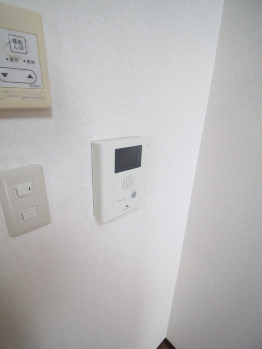 内観写真 ボナ－ル河