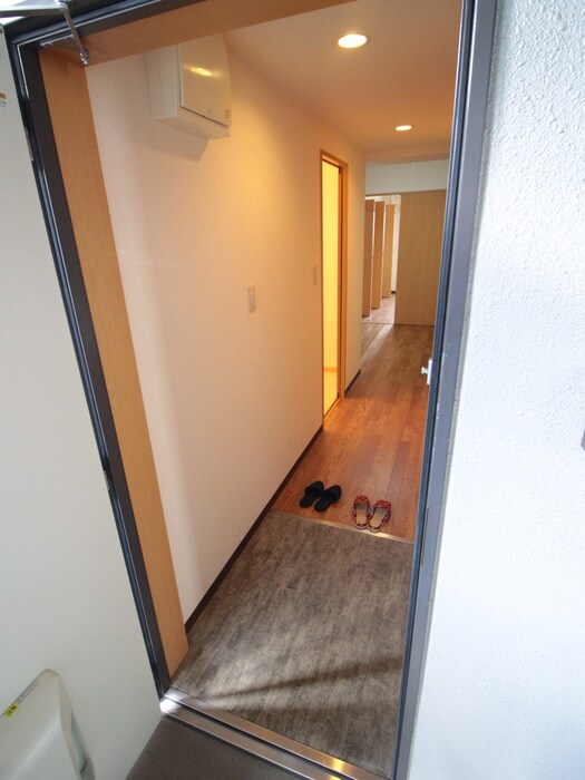 内観写真 ボナ－ル河